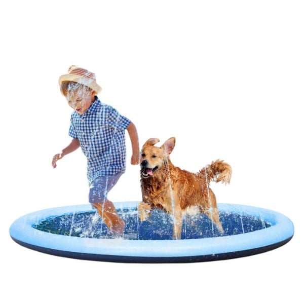 Vistop Splash Pad to keep dogs cool in the summer.