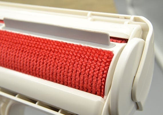 Close up on chomchom roller pet hair remover roller head