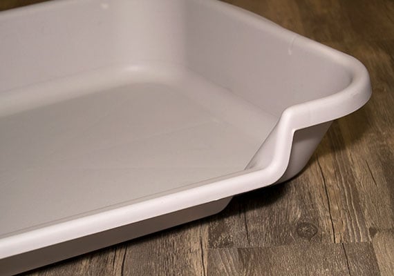 Opening on the side of the PuppyGoHere Litter Pan