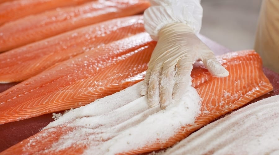 Salmon with salt rub