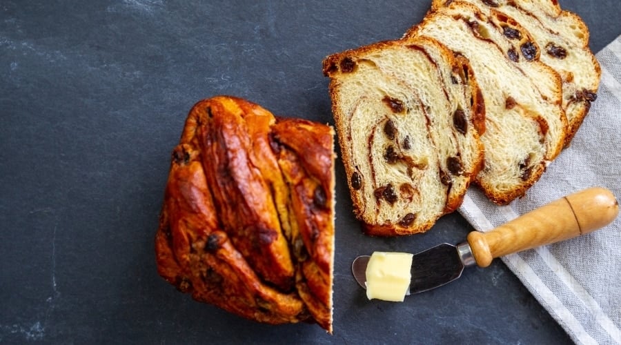 Help My Dog Just Ate Raisin Bread Is Raisin Bread Toxic to Dogs Canine Journal