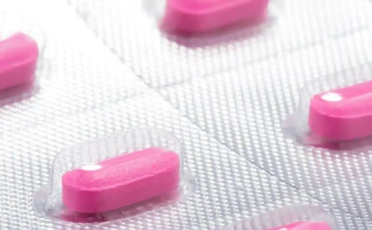 Benadryl pills in packaging up close