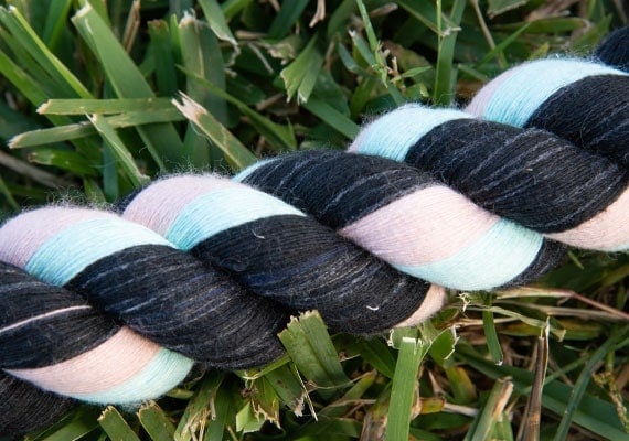 Close up on twists of cotton dog rope toy