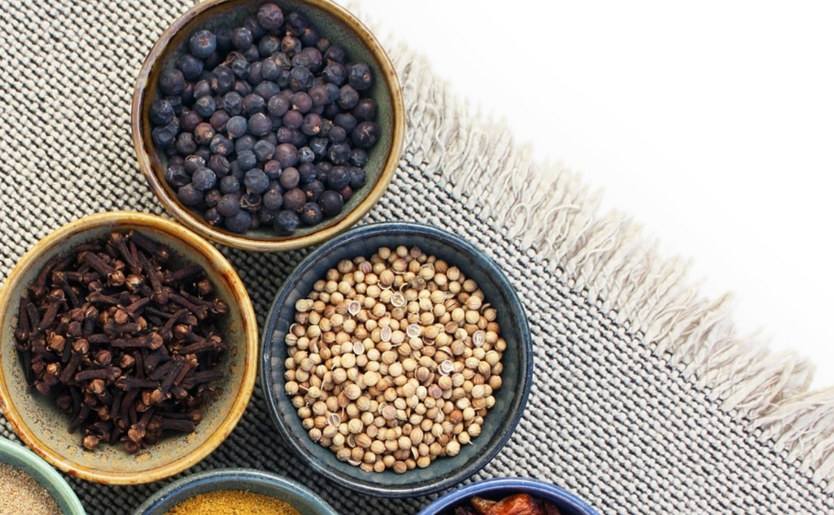 Can Dogs Eat Black Pepper? Is Pepper Bad For Dogs?